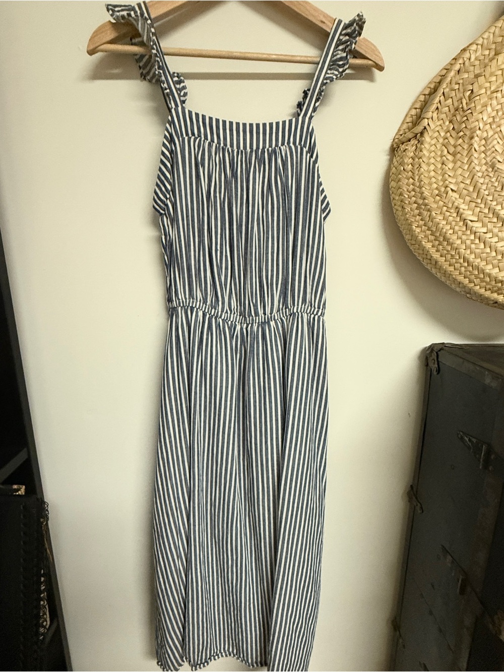 Old Navy chambray stripe size Small cotton /linen blend